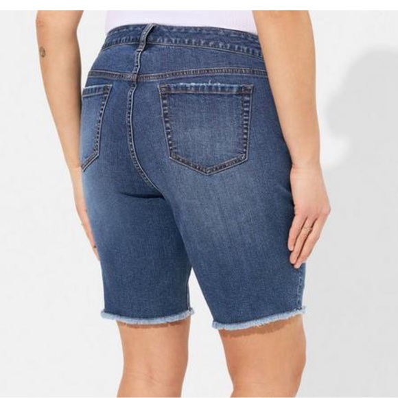 Torrid Bermuda Boyfriend Vintage Stretch Mid-Rise Short - Picture 3 of 6
